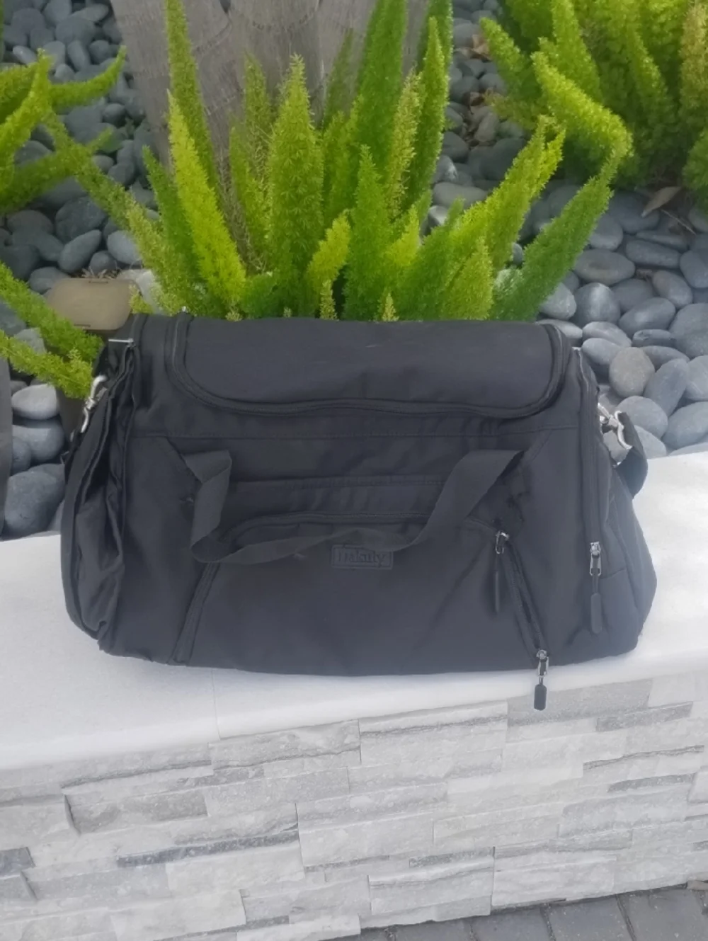 Classic Black Men's Duffel Bag with Multiple Pockets